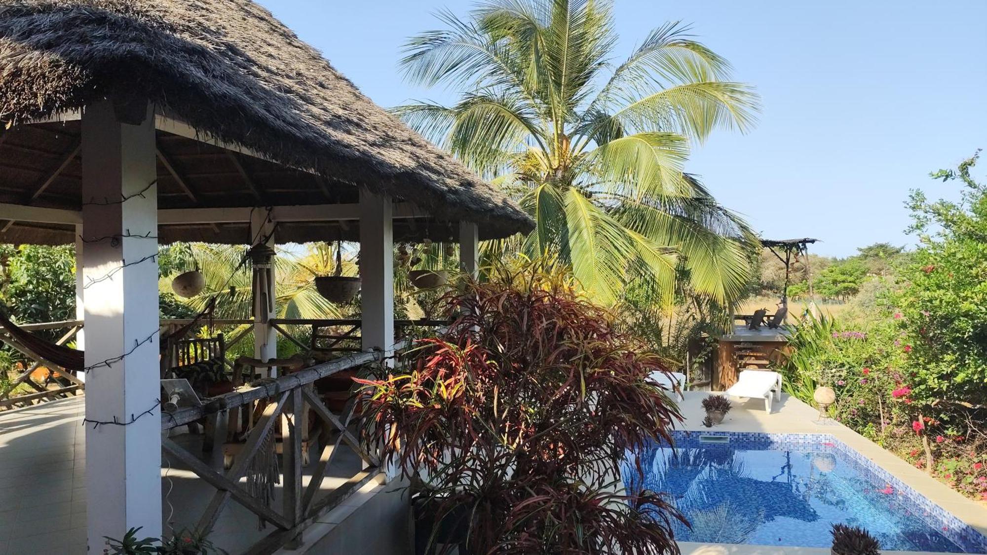 Diembéreng Akine Ti Kasso Piscine酒店 外观 照片