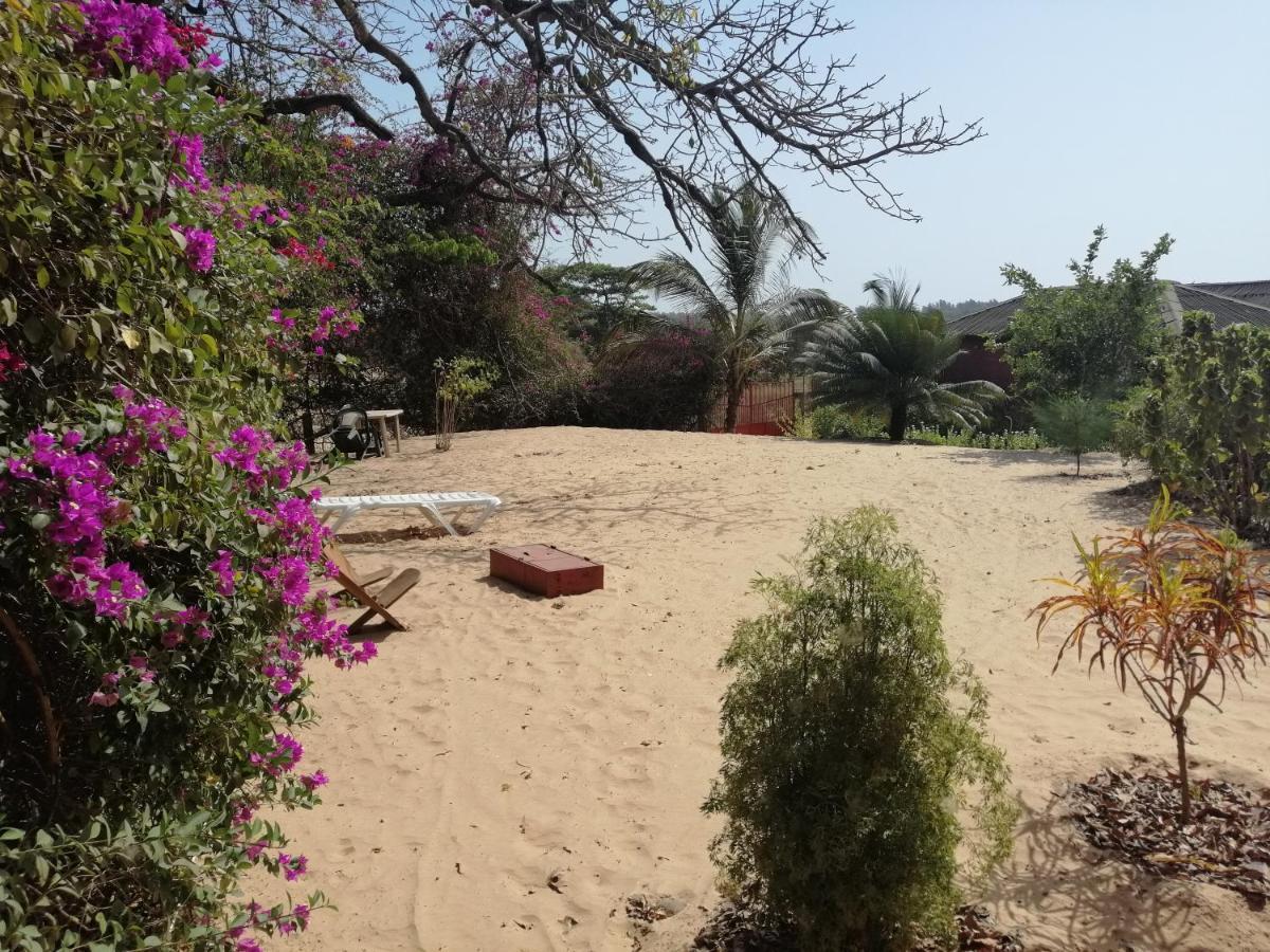 Diembéreng Akine Ti Kasso Piscine酒店 外观 照片